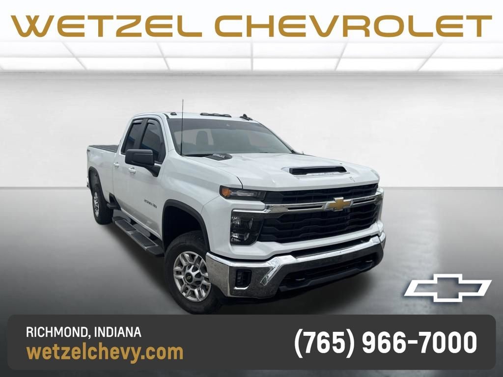 Used 2024 Summit White Chevrolet LT image 12