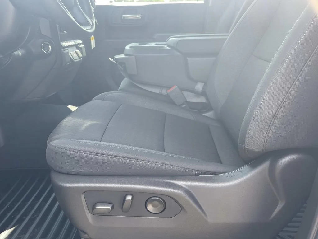 2026 Chevrolet Silverado 1500 Custom - Photo 13
