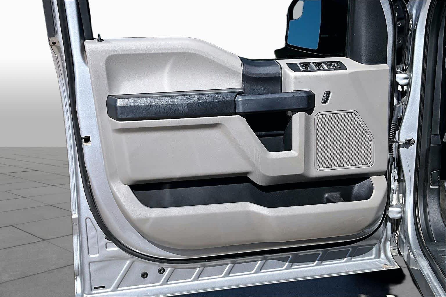 Used 2020 Iconic Silver Ford XL image 4