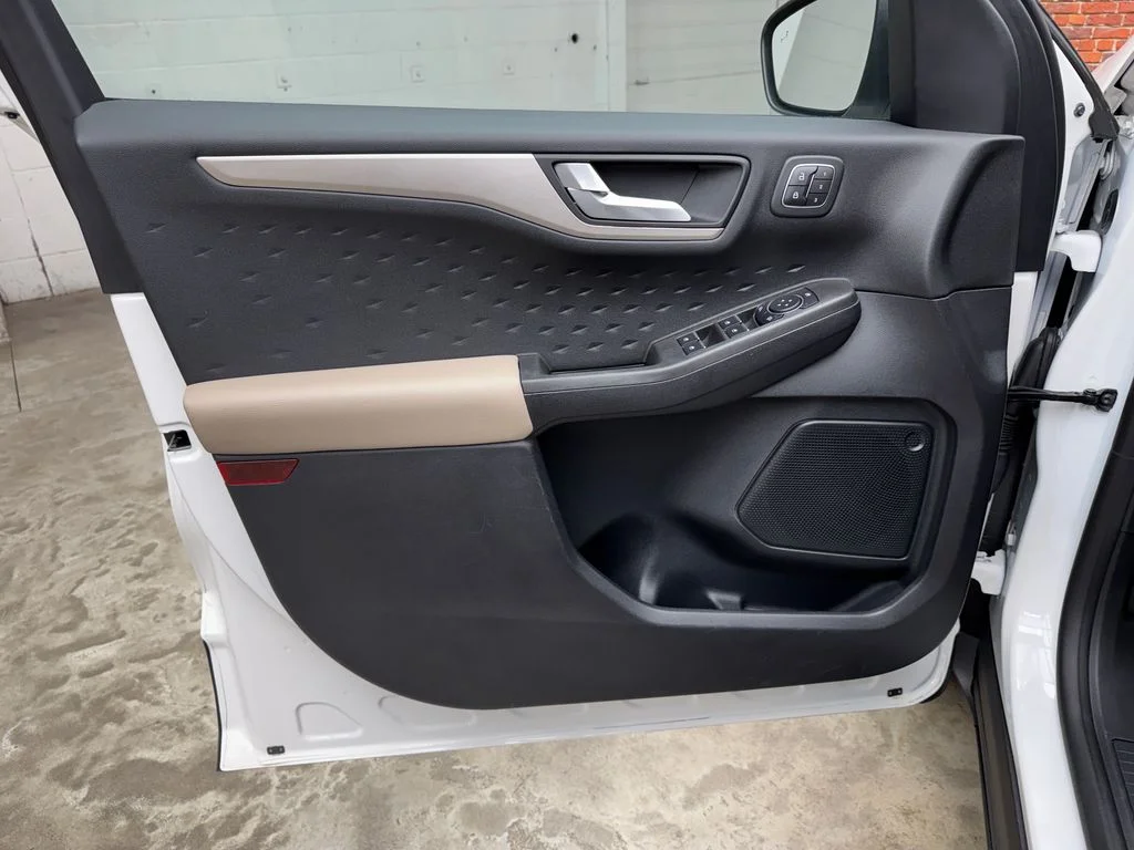 Certified Used 2020 White Metallic Ford SEL image 9