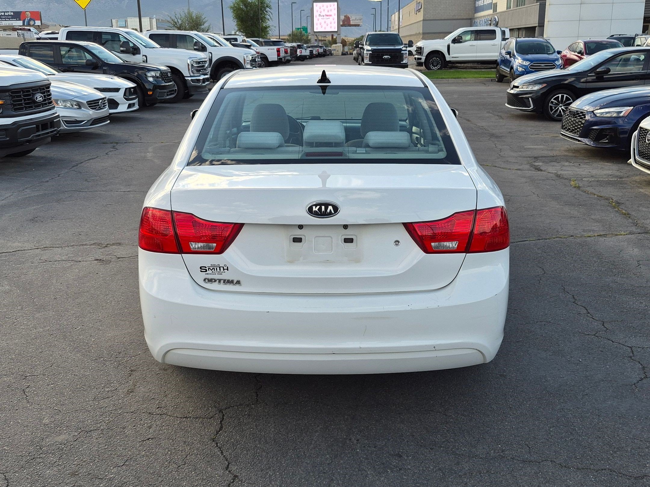 Used 2010 White Kia LX image 4