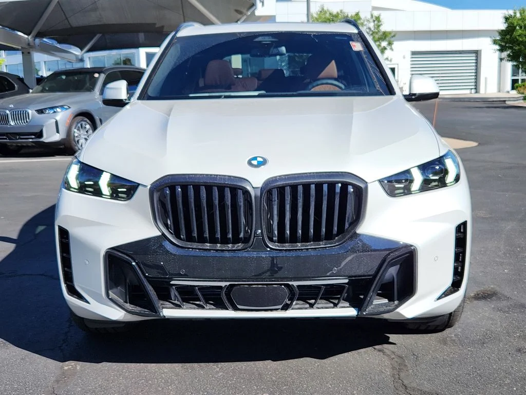 New 2026 Mineral White Metallic BMW xDrive40i image 6