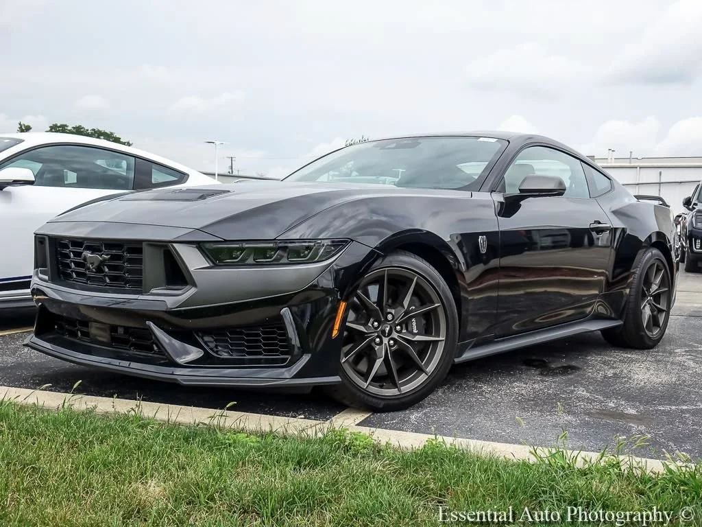 2025 Ford Mustang Dark Horse - Photo 2