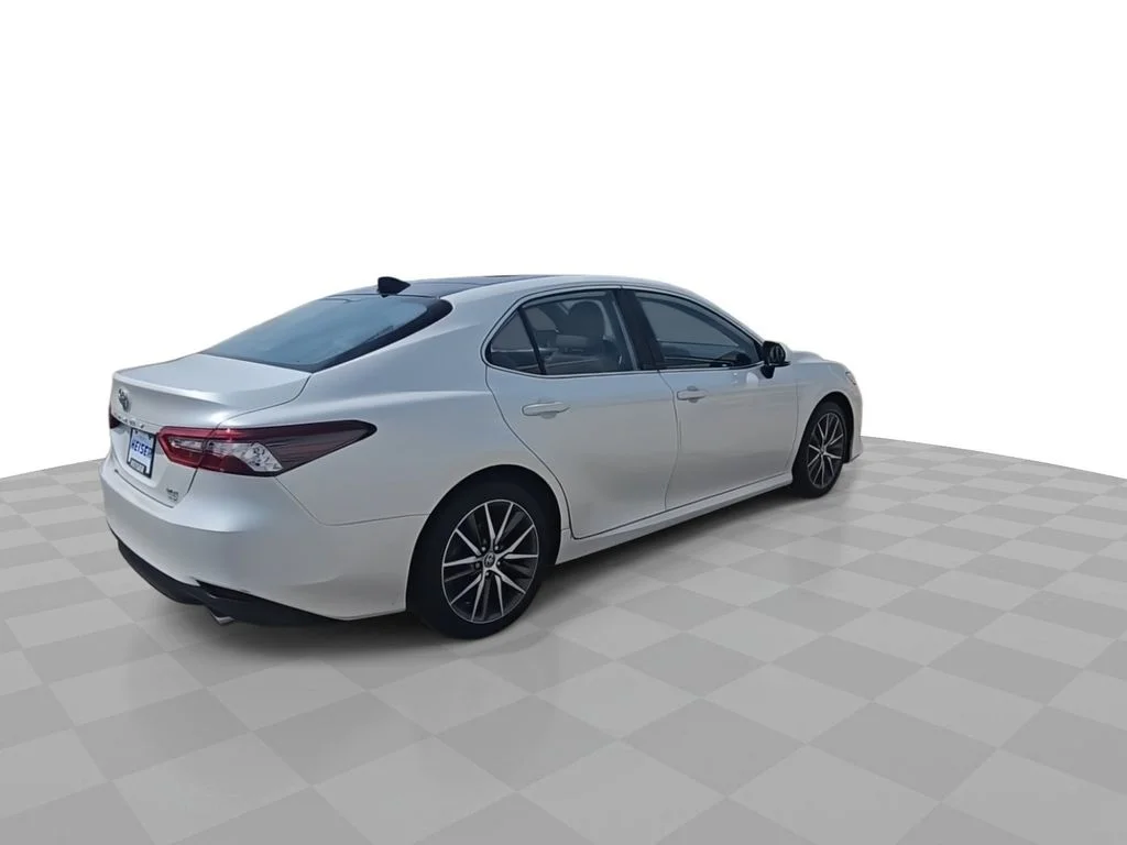 Used 2023 Beige Toyota XLE image 8