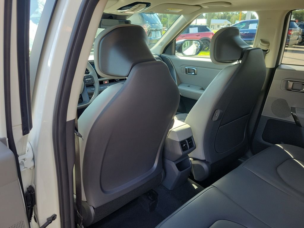 New 2027 Snow White Pearl Kia EX image 17