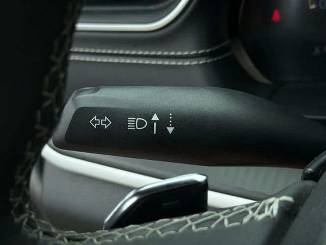 Used 2023 White/off-white Jeep Altitude X image 31