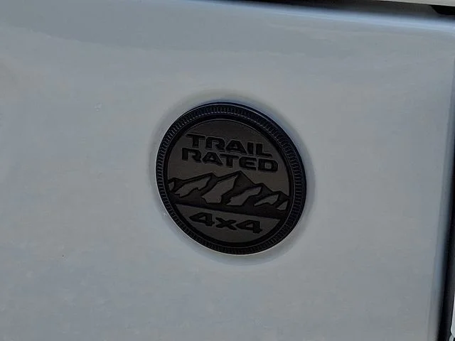 Used 2025 White Jeep Sahara image 28