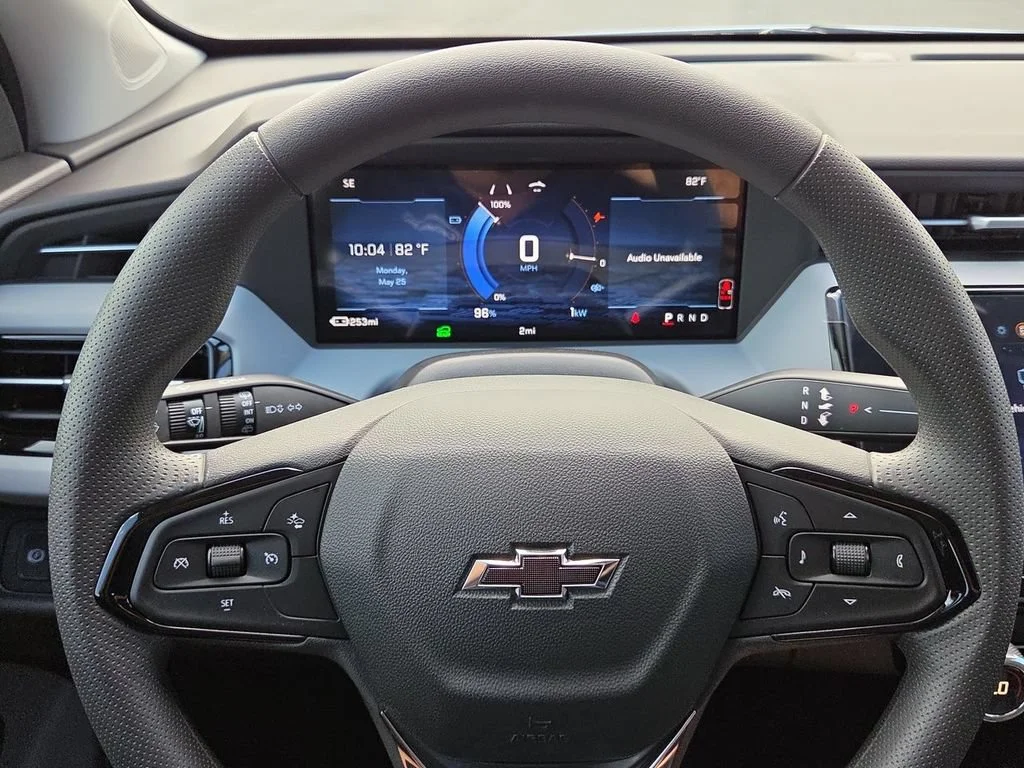 New 2027 Summit White Chevrolet LT image 3