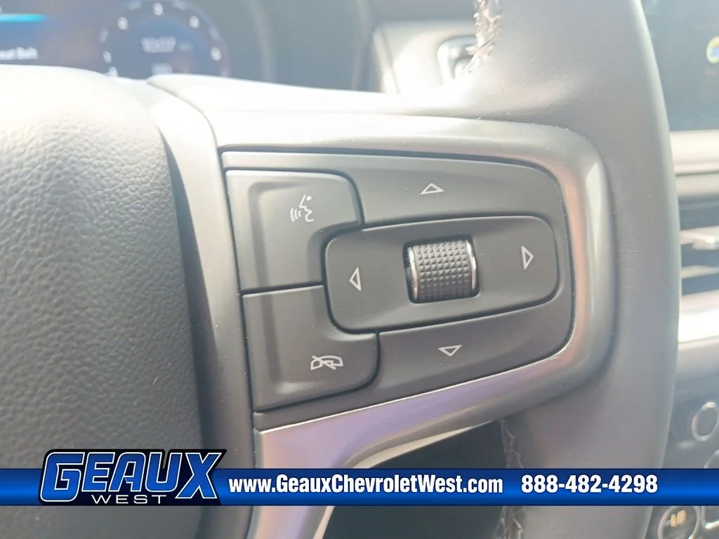 Used 2024 Gray Chevrolet Z71 image 19