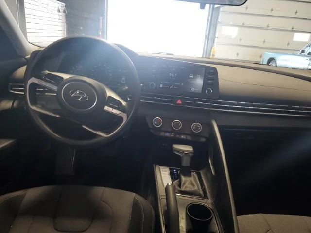 Used 2023 Silver Hyundai SE image 3