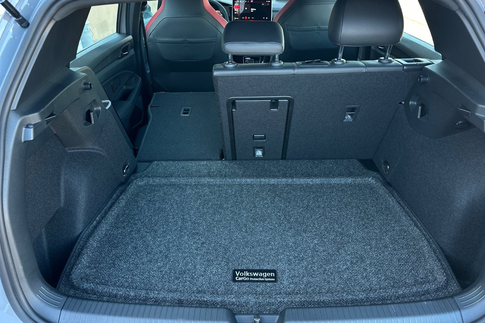 New 2026 Moonstone Gray Volkswagen 2.0T SE image 15