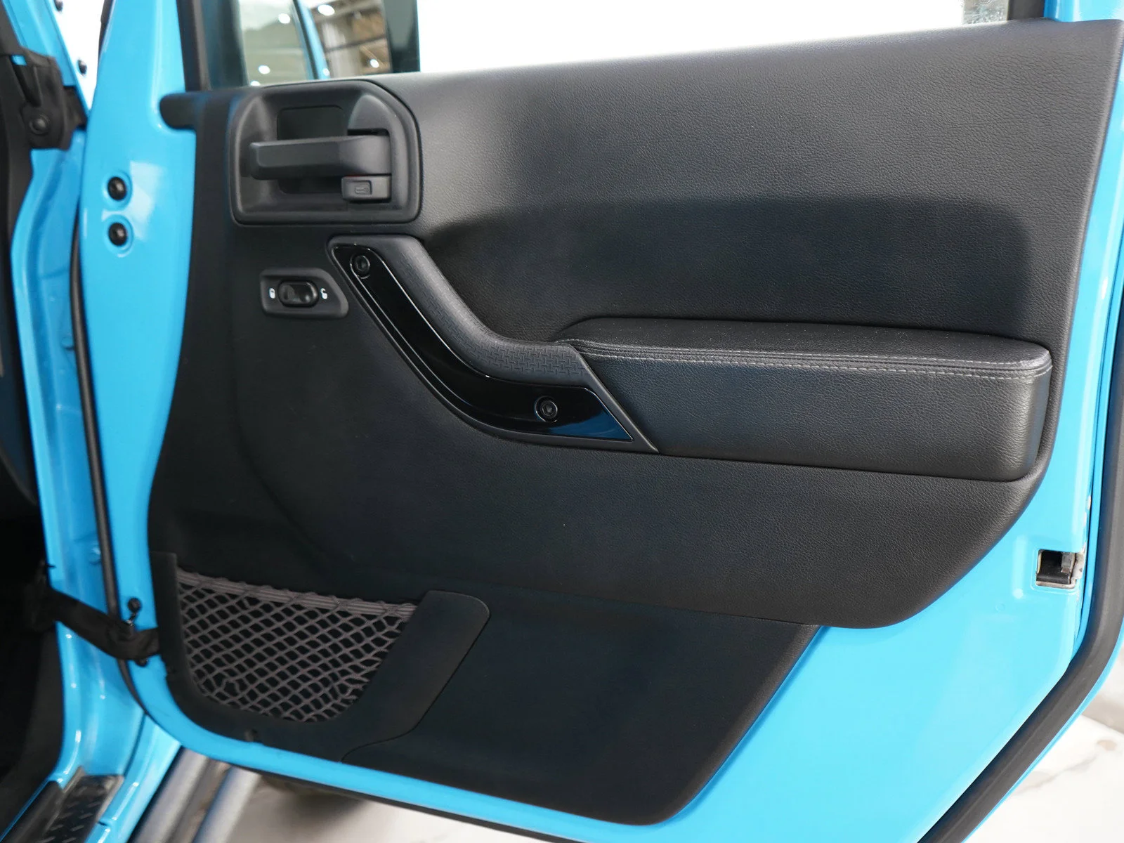 Used 2017 Chief Clearcoat Jeep Winter image 9
