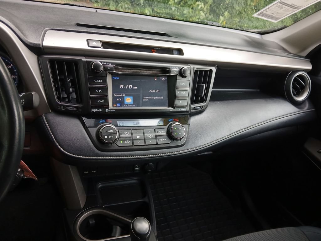 Used 2016 Black Toyota XLE image 20