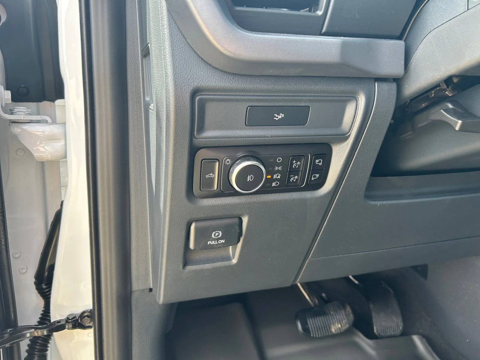 New 2026 Oxford White Ford XLT image 16