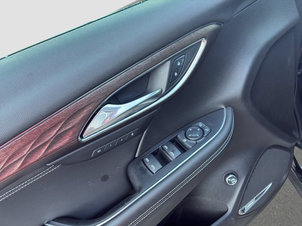 Used 2023 Ebony Twilight Metallic Buick Avenir image 17