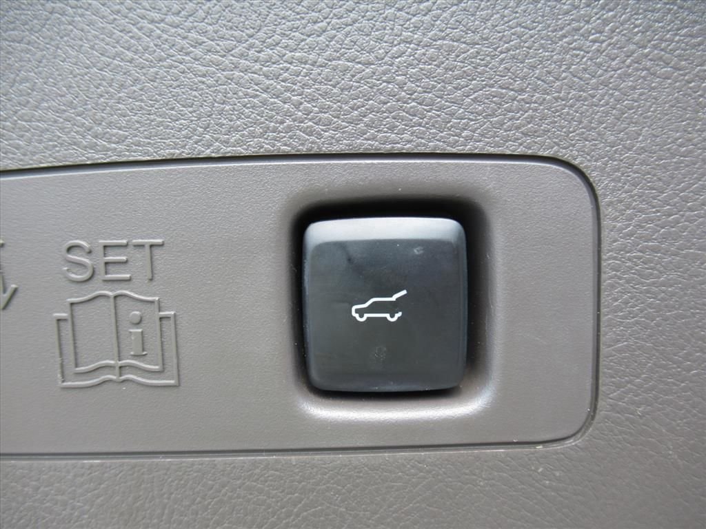 Used 2022 White Lincoln Standard image 36