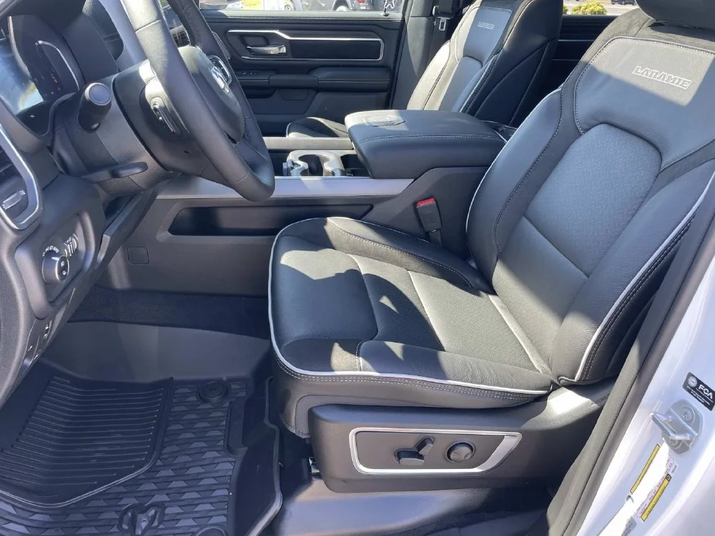 New 2027 Bright White Clear-Coat Exterior Paint RAM Laramie image 29