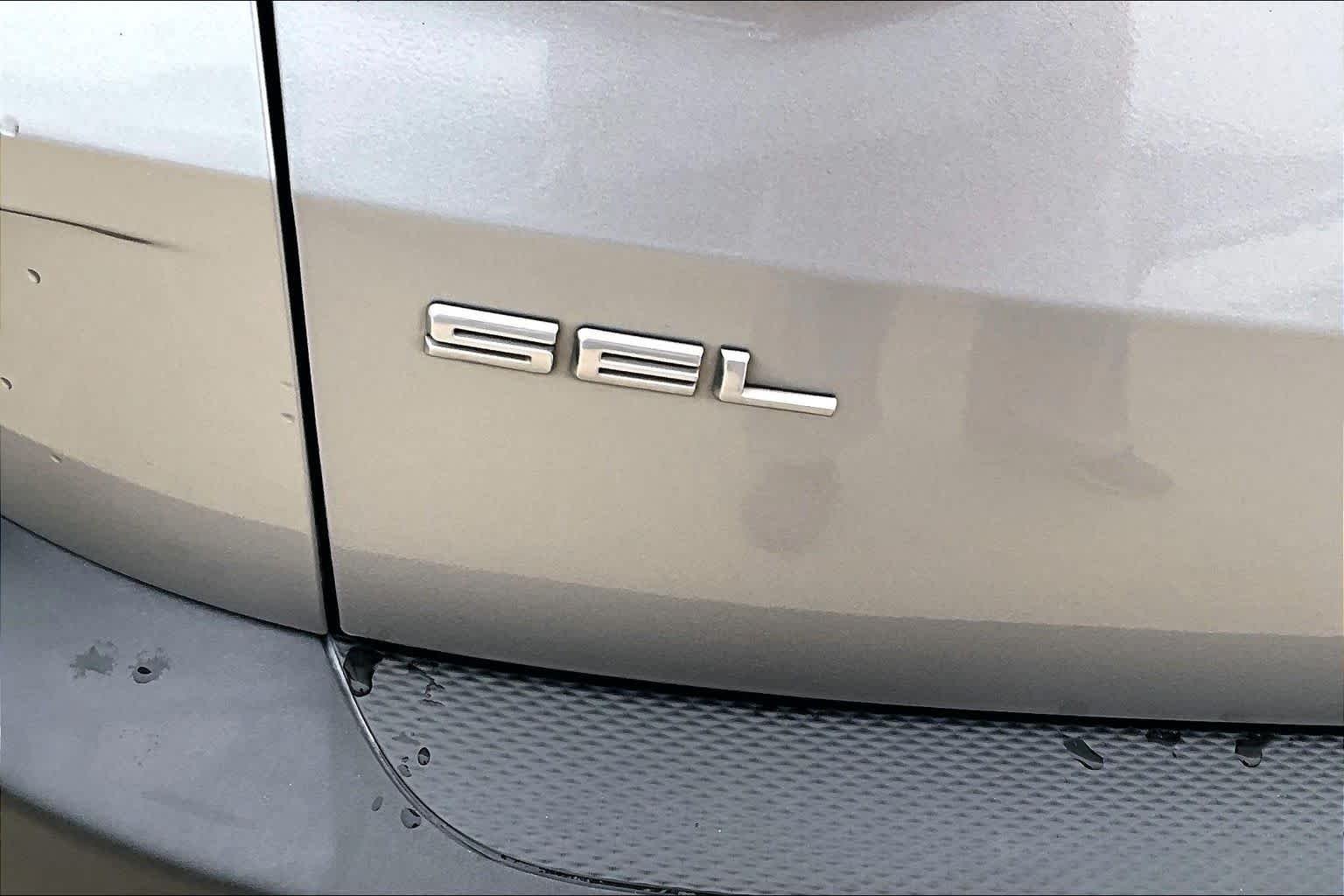 Used 2021 Iconic Silver Metallic Ford SEL image 11