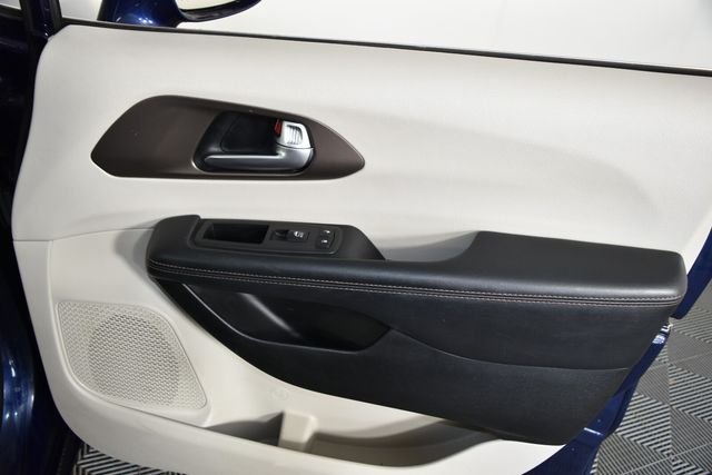 2017 Chrysler Pacifica Touring-L - Photo 35