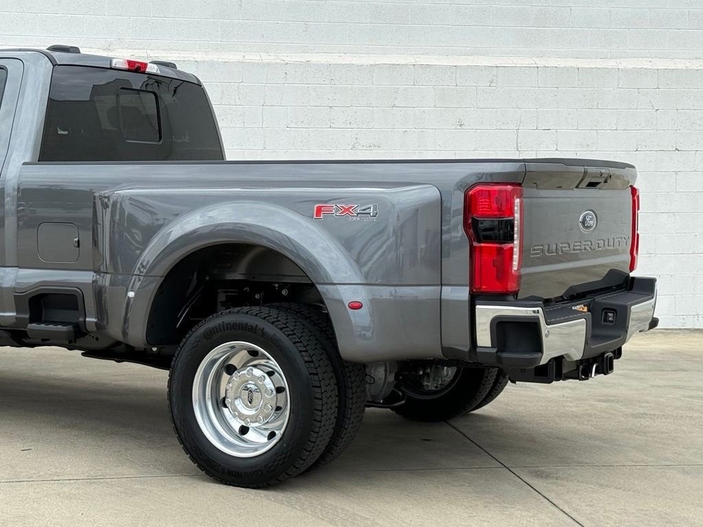 New 2026 Gray Ford Lariat image 5