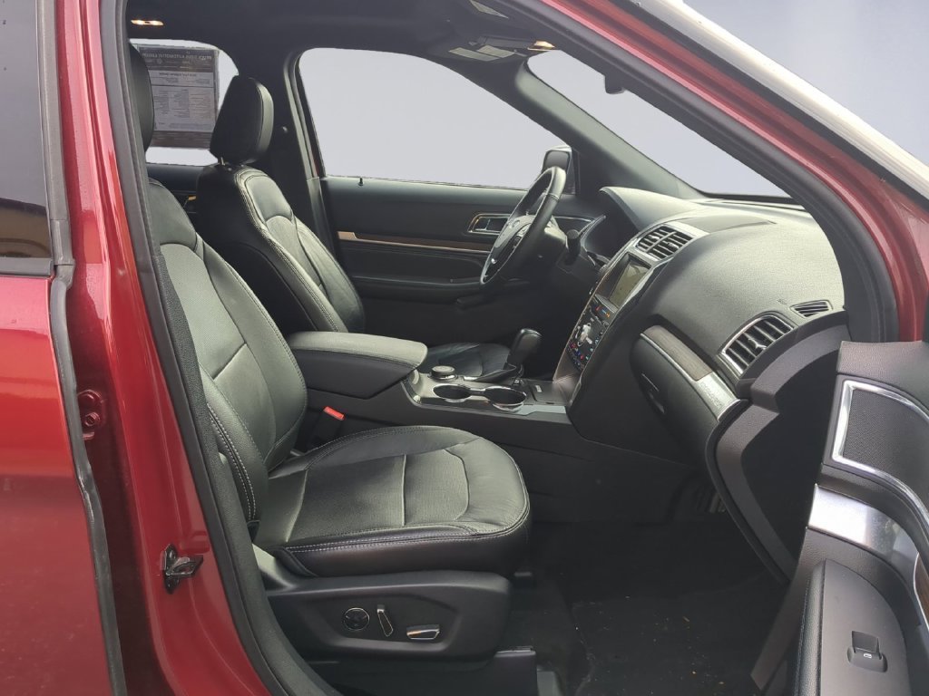 Used 2018 Red Ford Limited image 19