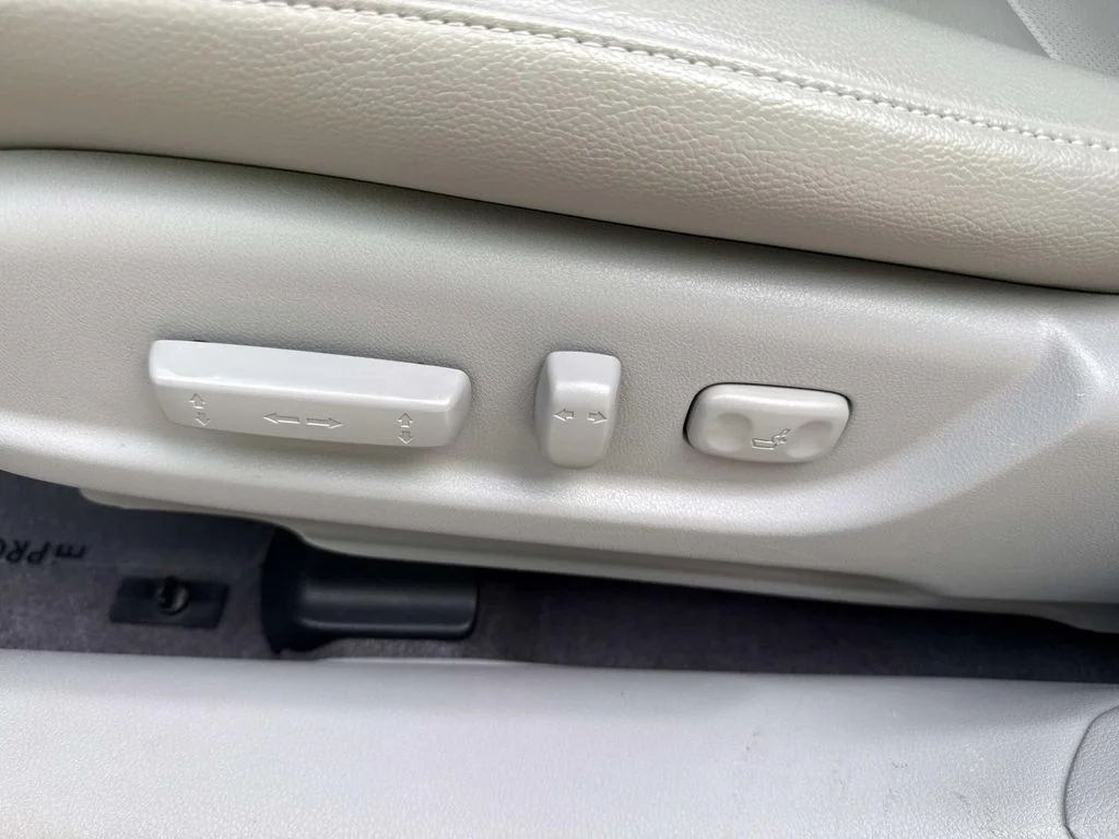 Used 2017  Acura  image 28