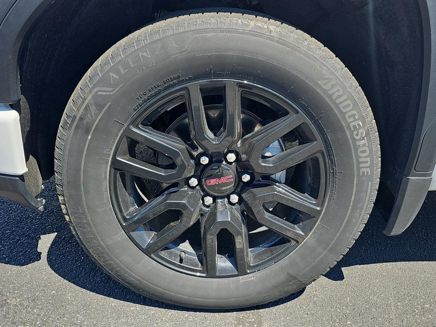 Used 2024 Summit White GMC Elevation image 10