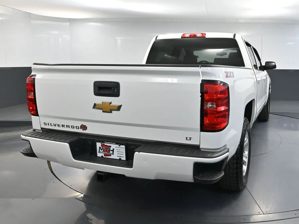 Used 2017 White Chevrolet LT image 7