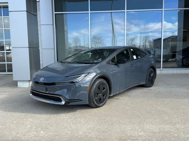 2026 Toyota Prius SE's photo