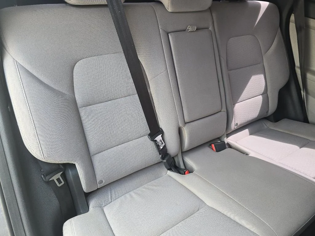 Used 2020 Gray Hyundai SE image 17