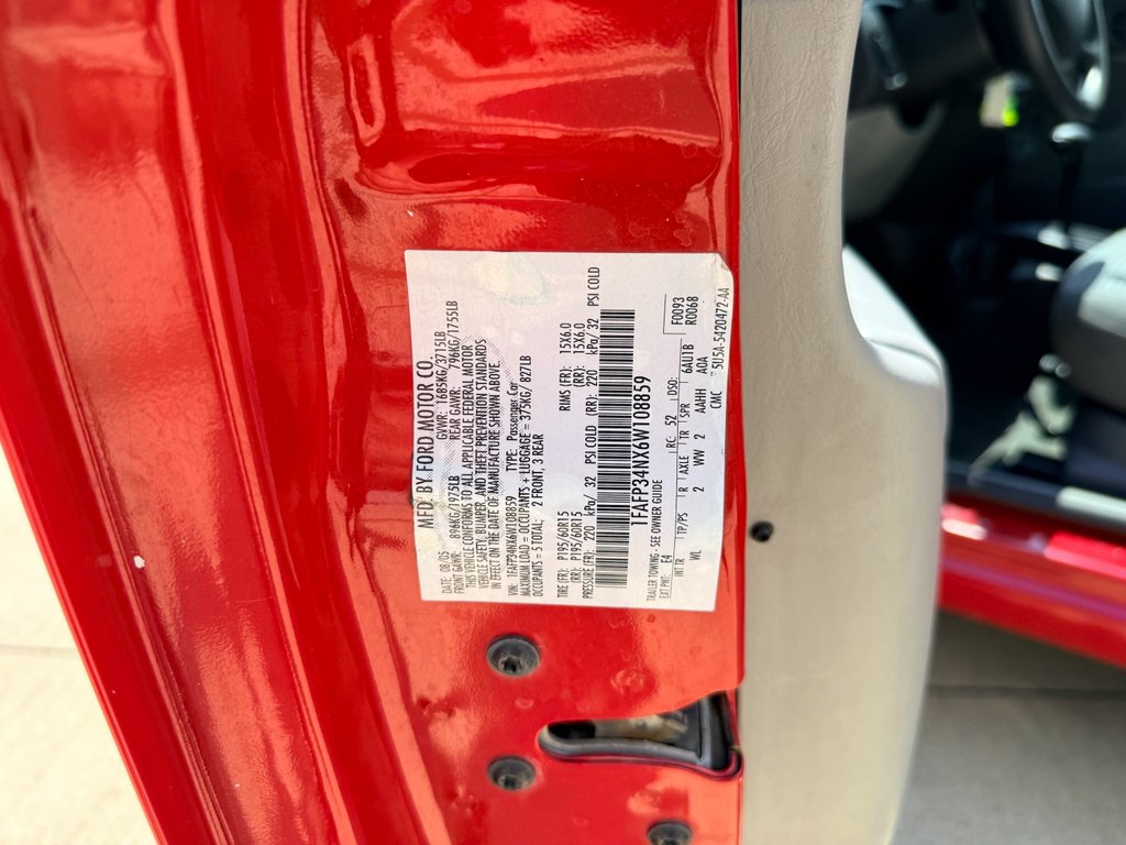 Used 2006 Infra-Red Clearcoat Ford SE image 33