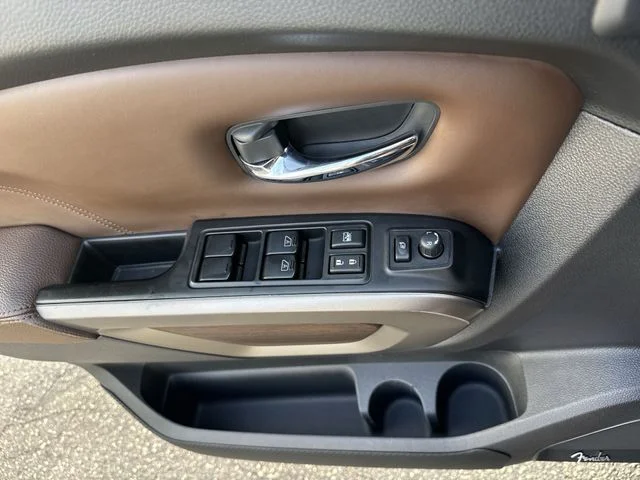 Used 2023 White Nissan Platinum Reserve image 28