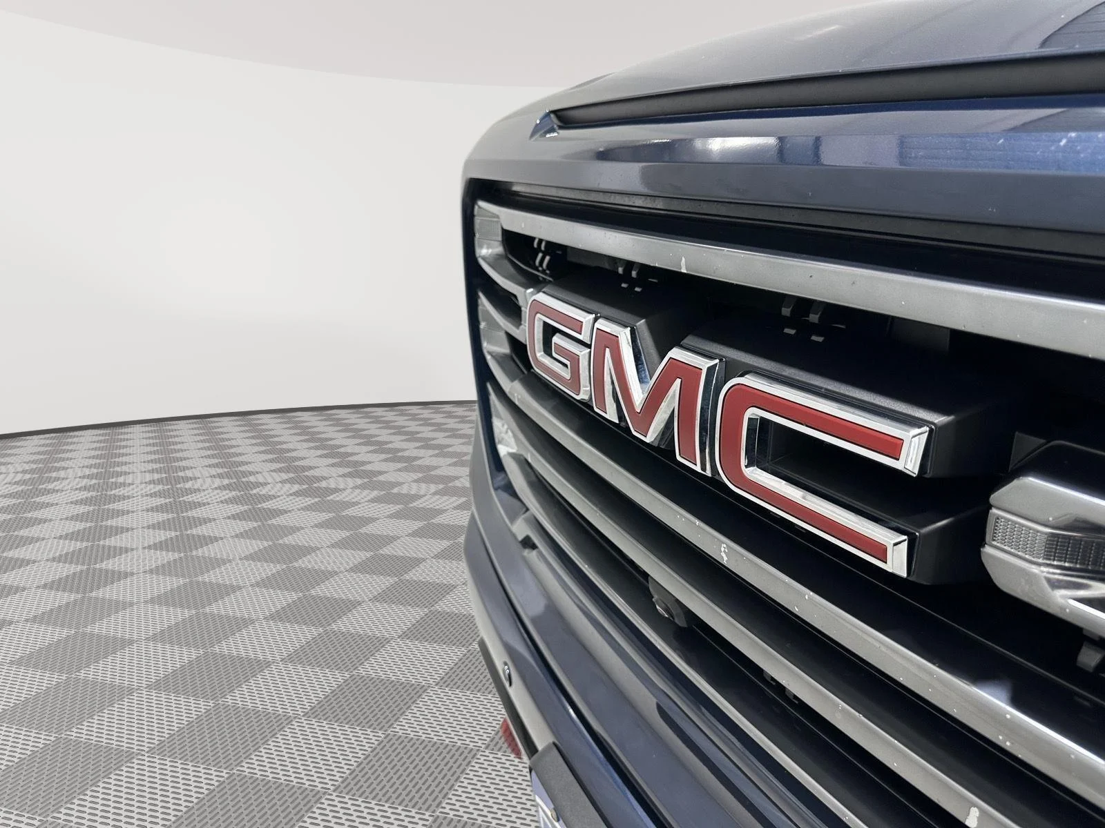Used 2020 PACIFIC BLUE METALLIC GMC AT4 image 29