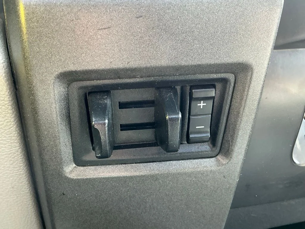 Used 2018 White Ford XL image 31