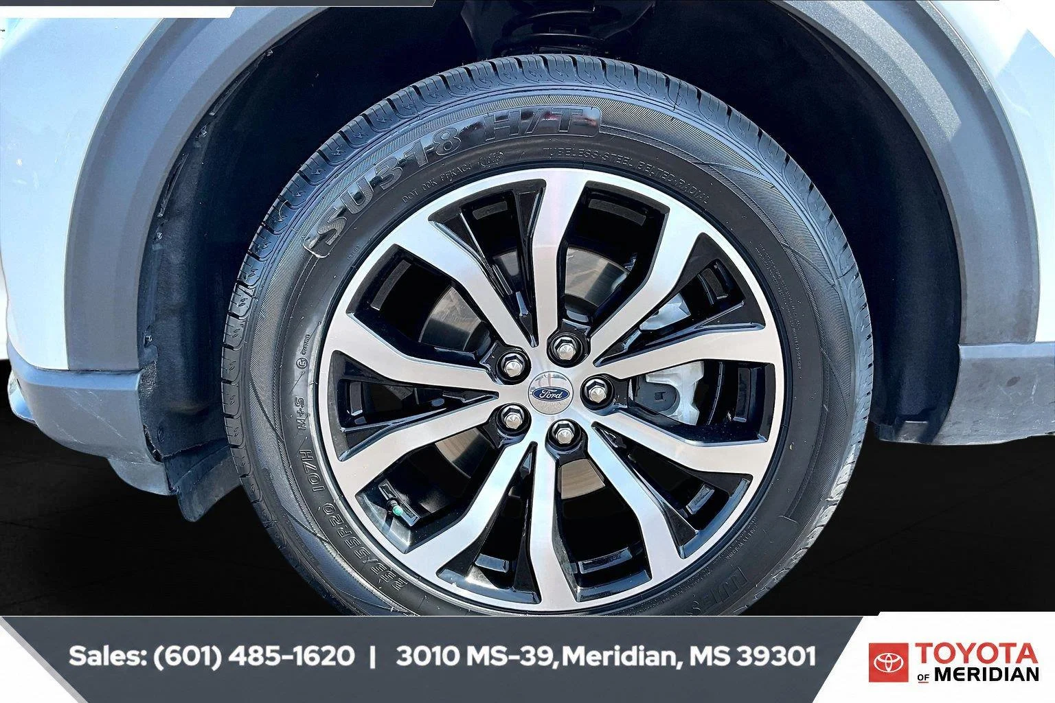 Used 2025 Star White Metallic Tri-Coat Ford ST-Line image 7