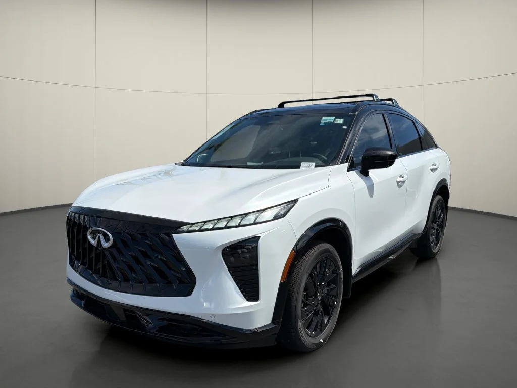 New 2027 2T RAD WHT INFINITI Sport AWD image 3