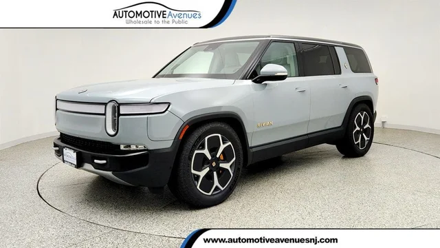 2024 Rivian R1S Adventure Quad-Motor Large Pack w/ Ocean Coast Interior