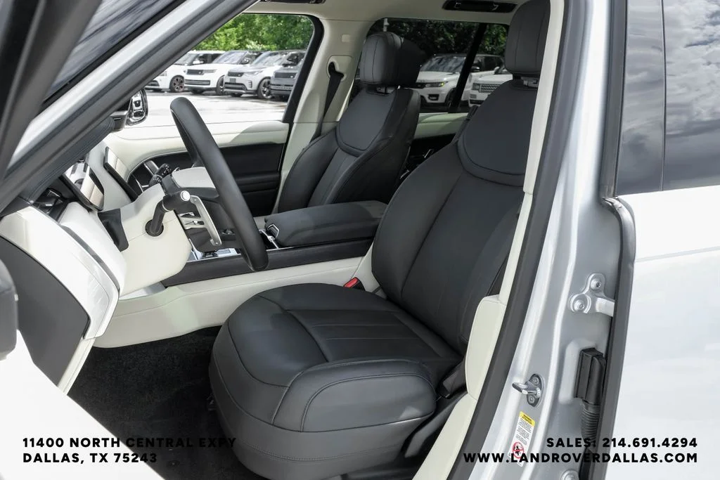 Used 2023 Silver Land Rover SE image 31