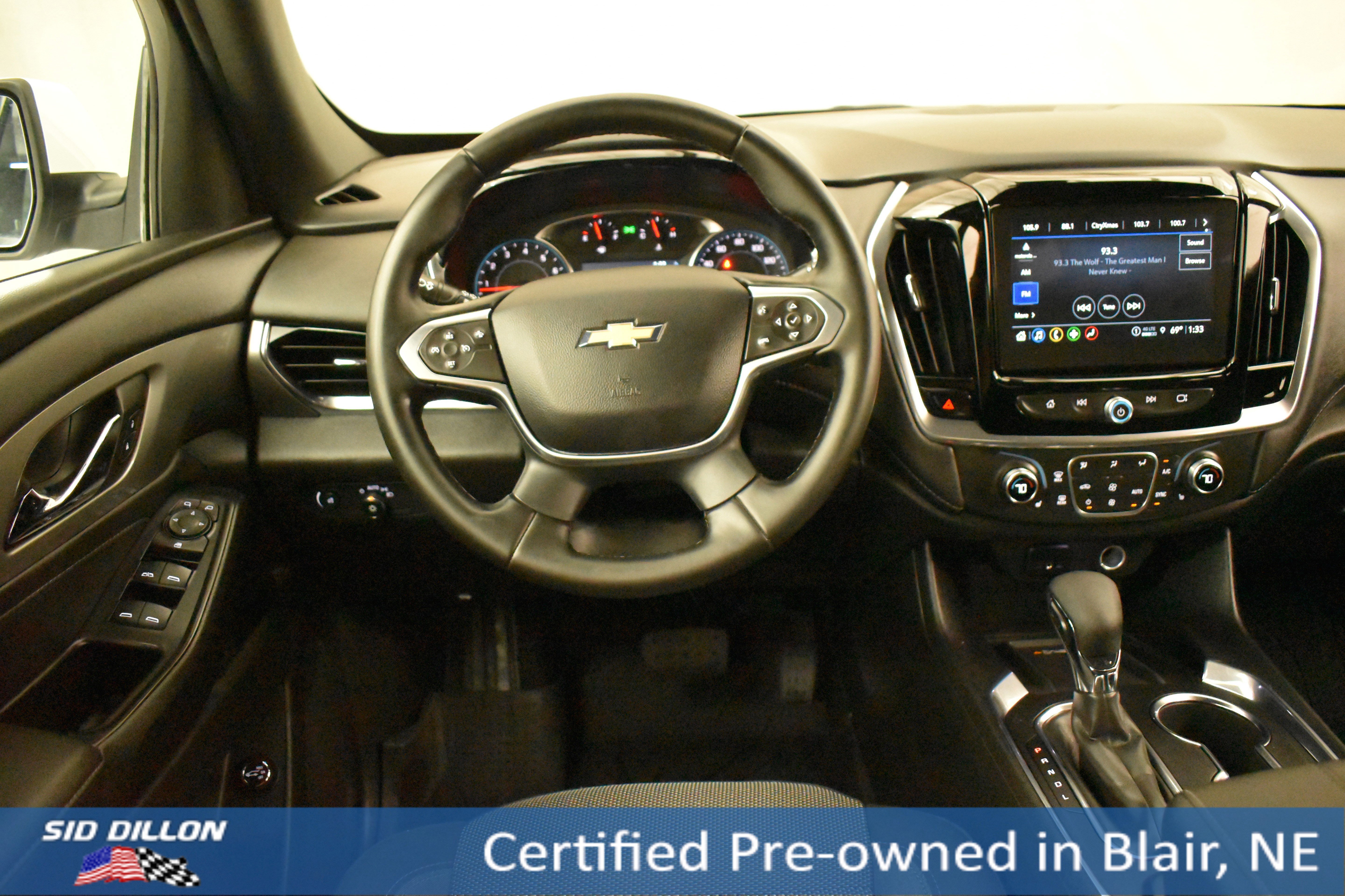 Used 2023 Summit White Chevrolet LT Cloth image 4
