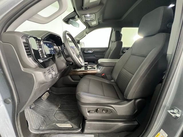 Used 2023 Silver GMC Elevation image 11