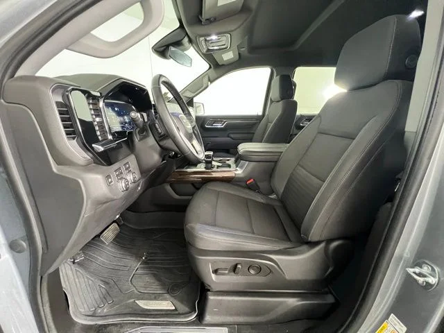 Used 2023 Sterling Metallic GMC Elevation image 11