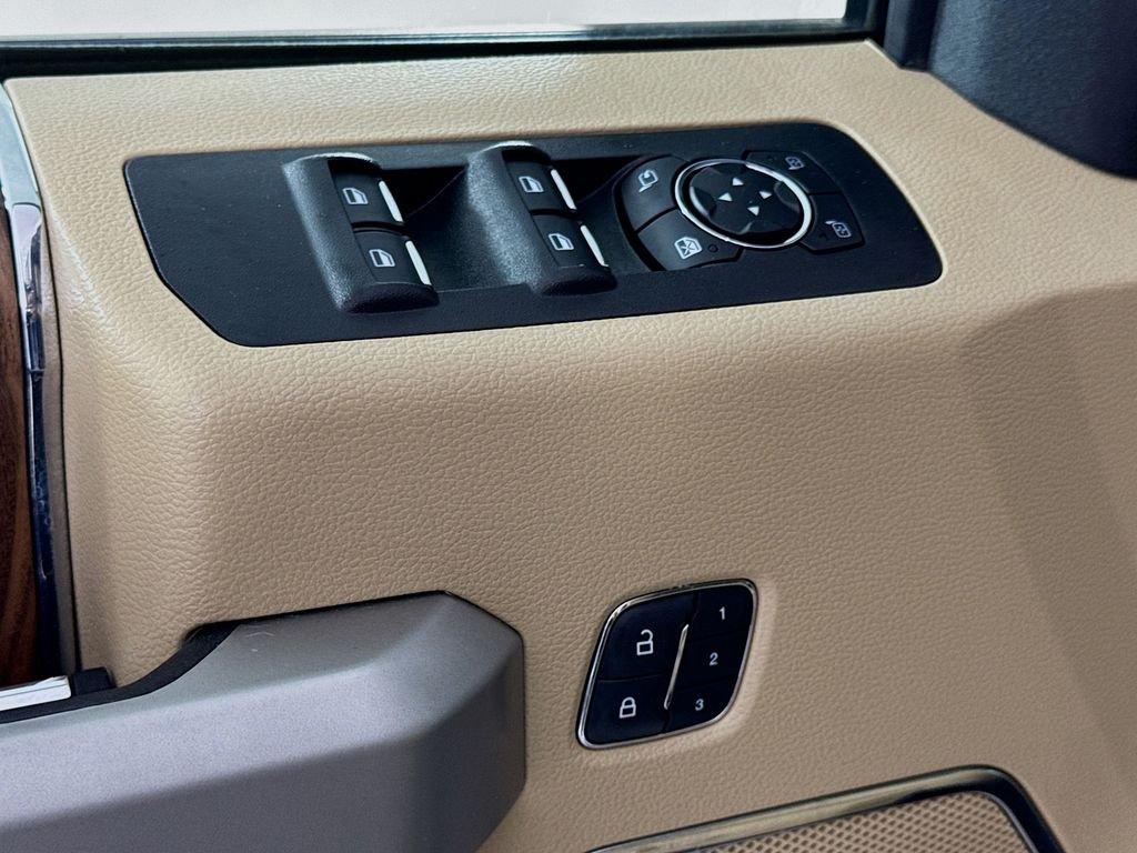 Used 2017 Oxford White Ford Lariat image 23