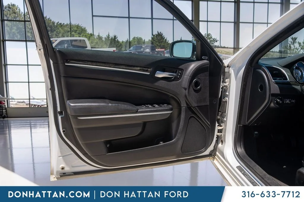 Used 2014 White Chrysler C image 19