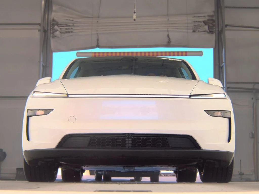 Used 2026 White Tesla  image 4