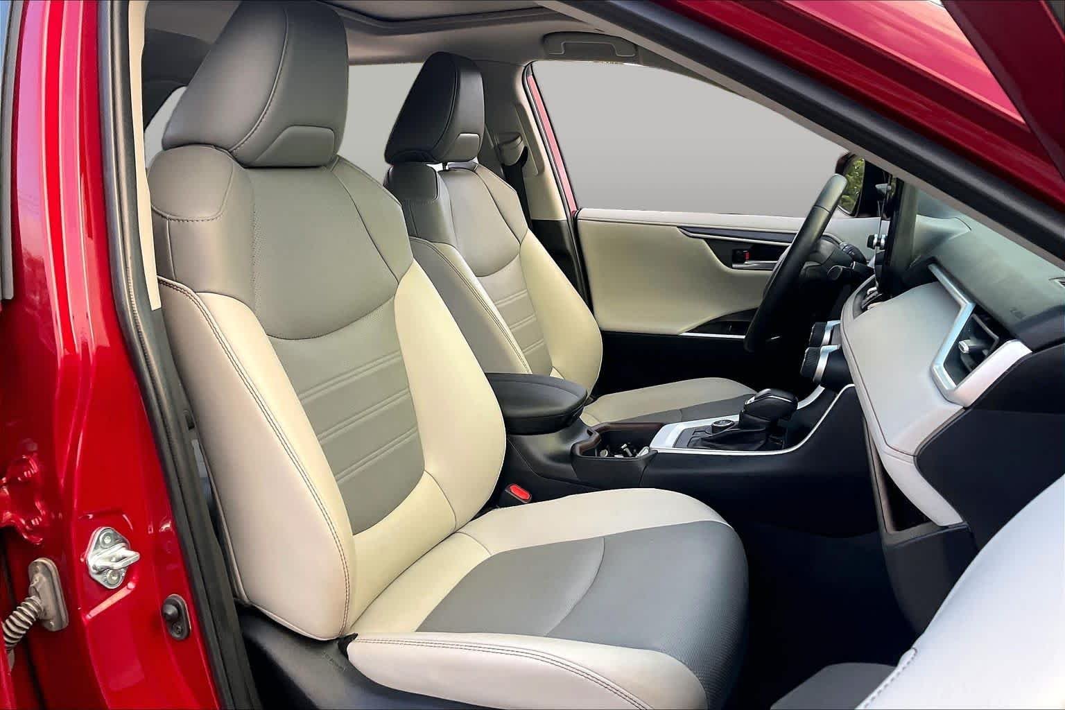 Used 2025 Ruby Flare Pearl Toyota Limited image 8