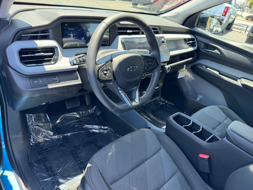 New 2027 Marina Blue Metallic Chevrolet LT image 13