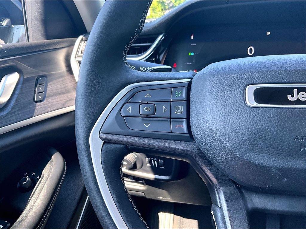 Used 2023 White Jeep 4xe image 23