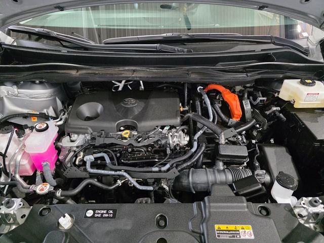 Used 2025 Silver Toyota XLE image 27