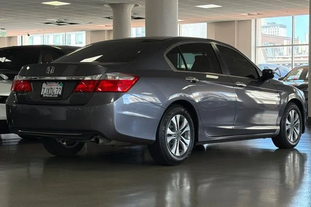 Used 2015 Modern Steel Metallic Honda LX image 5
