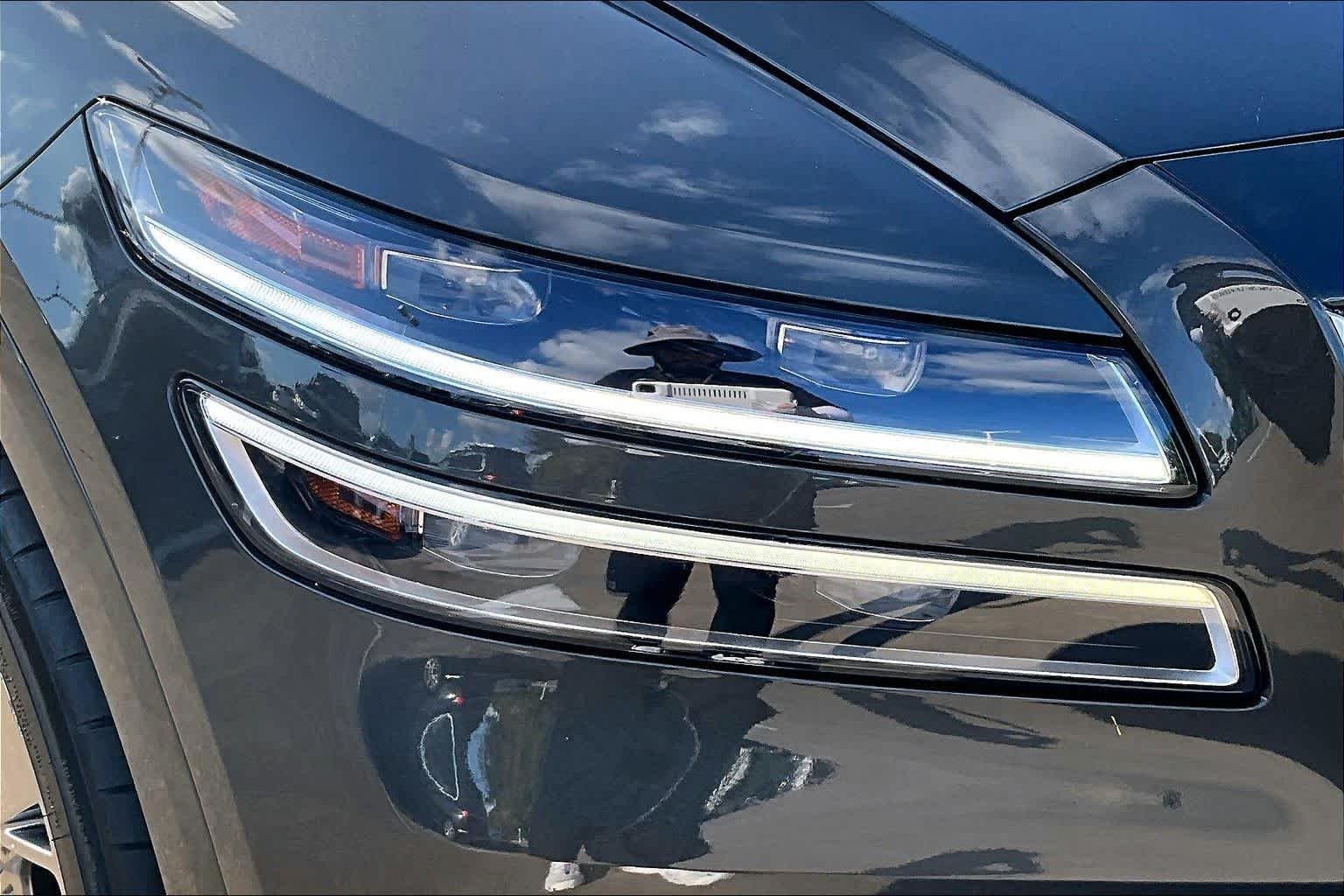 Used 2024 Makalu Gray Genesis  image 27